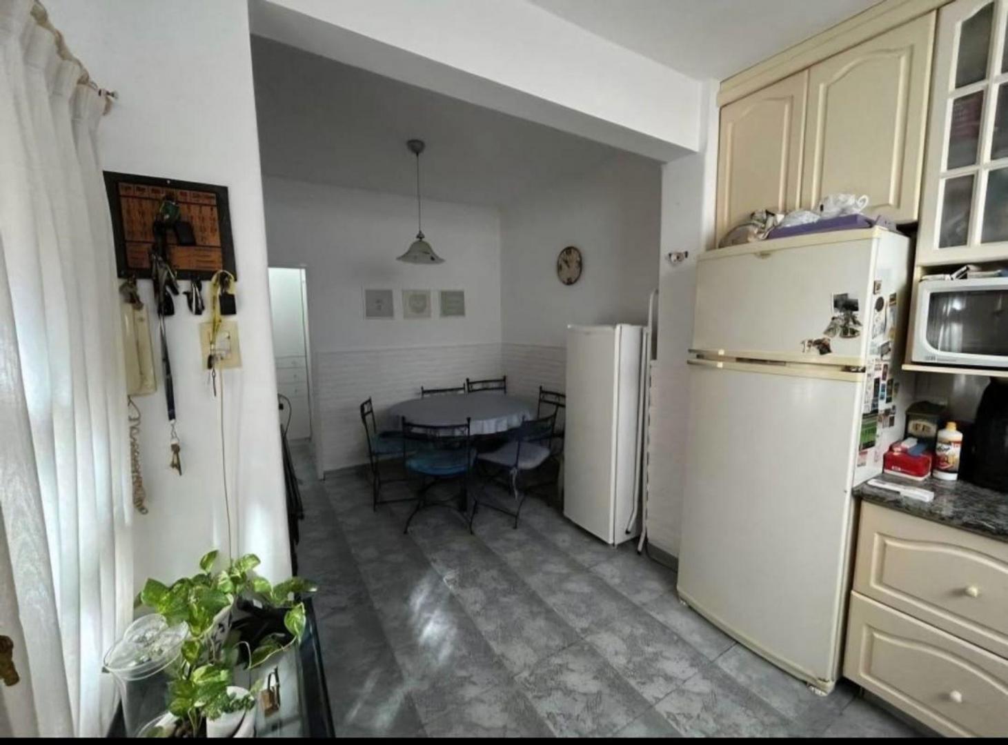 Foto de HERMOSO PH AL FRENTE 3/4 AMB COCHERA VENTA CASEROS, imagen 4