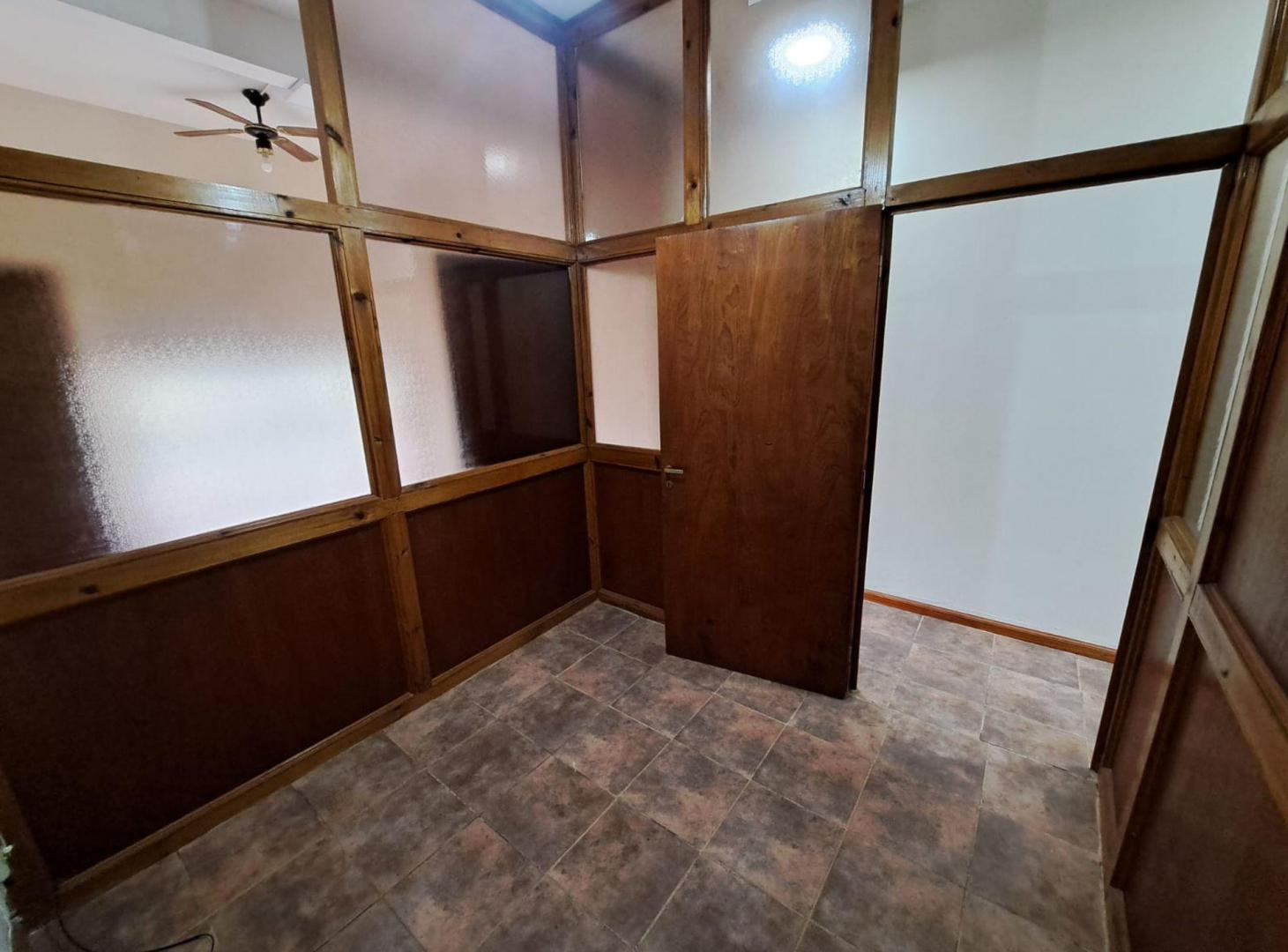 Foto de Oficina Venta Caseros Esquina San Martín y Alberdi, imagen 3