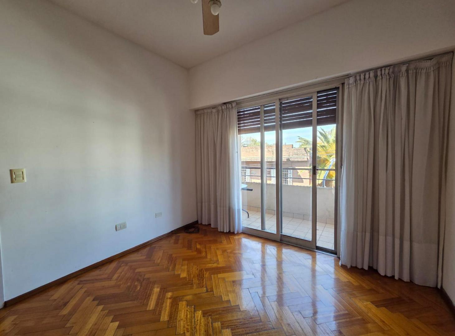 Foto de Alquiler 3 ambienes con balcón Vicente Lòpez, imagen 2