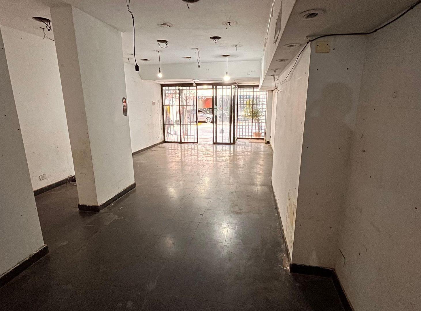 Foto de Alquiler Local Comercial Microcentro 400m2, imagen 2