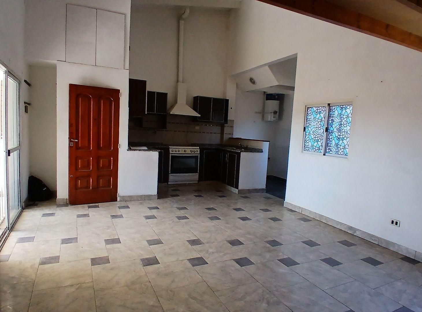 Foto de PH 2 AMB ALQUILER /1 DORM-ALTILLO-PATIO. LUZURIAGA, imagen 2