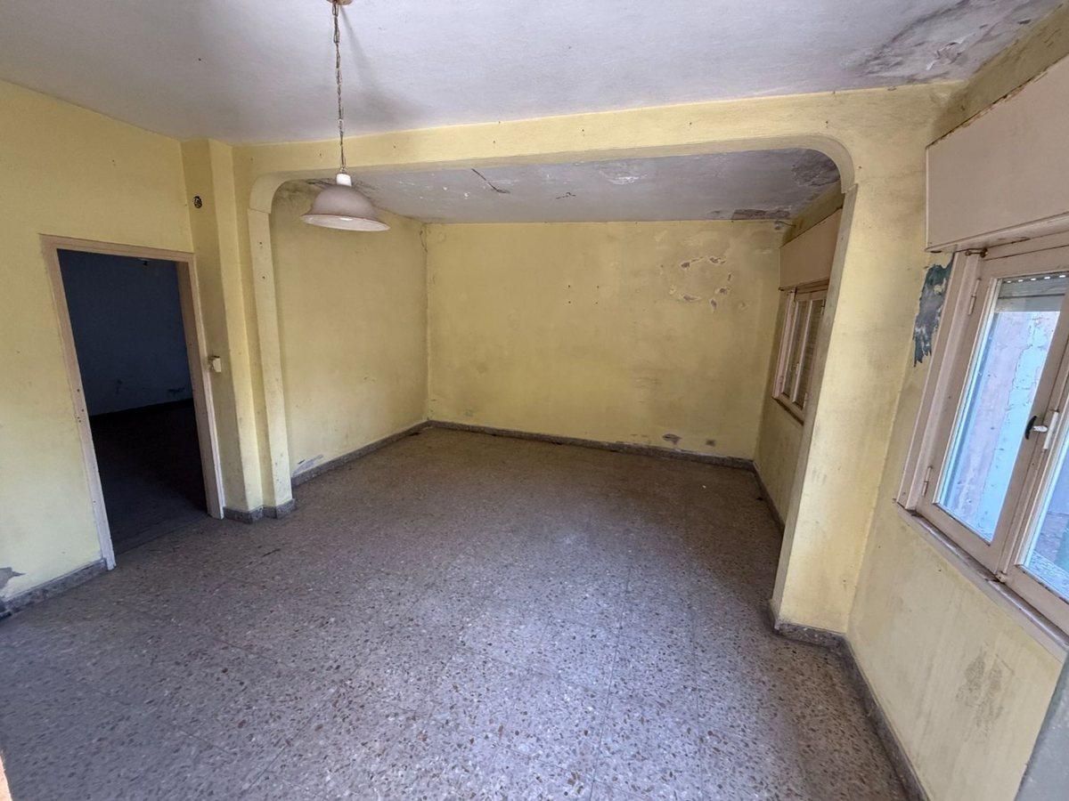 Foto de CASA EN VENTA DE 4 AMB. A REFACCIONAR LA MATANZA, imagen 2