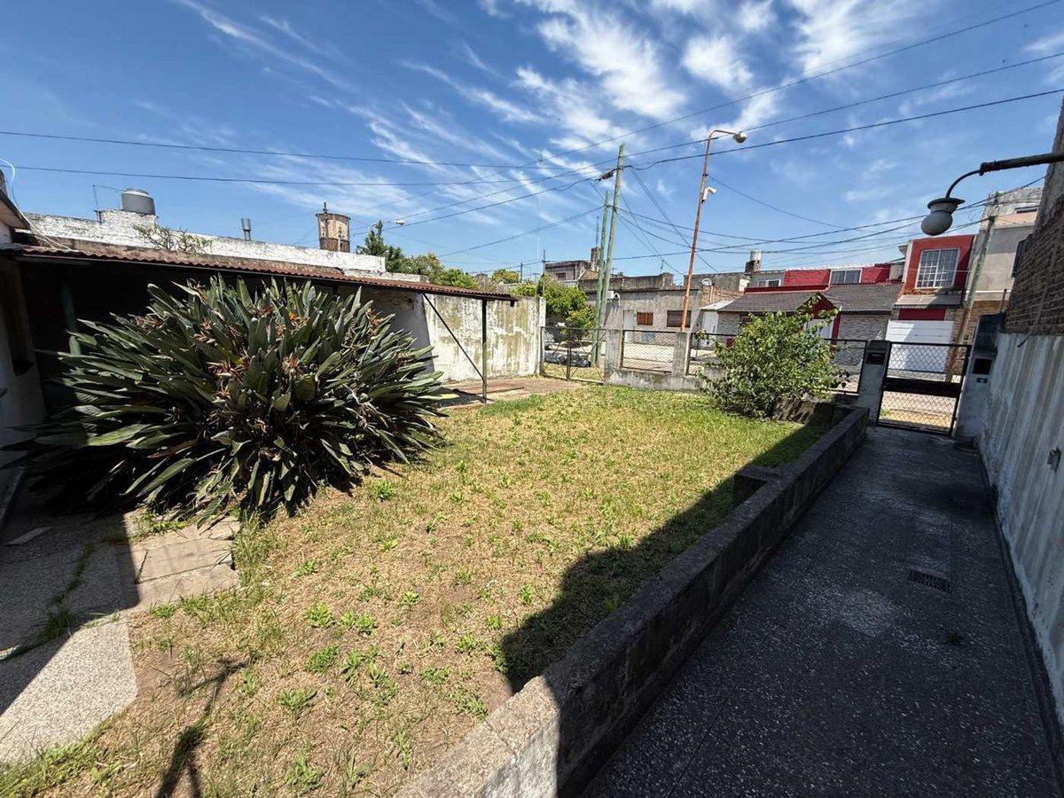 Foto de CASA EN VENTA DE 4 AMB. A REFACCIONAR LA MATANZA, imagen 3