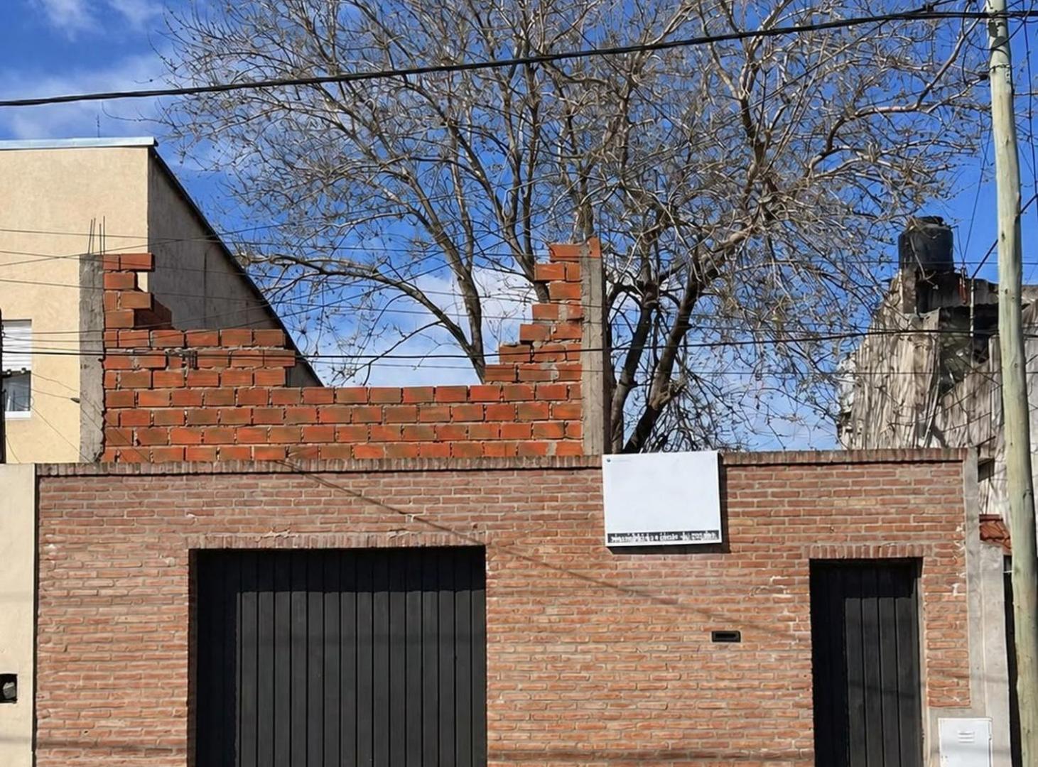 Foto de Casa en Venta a Refaccionar en Lanus c Lote propio, imagen 4