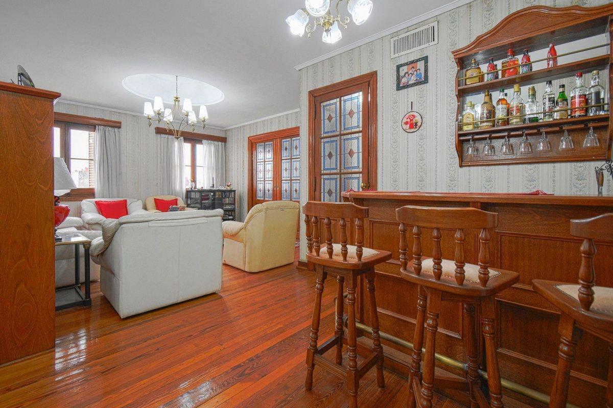Foto de Venta DPTO Semipiso 6 ambientes en Monserrat, imagen 3
