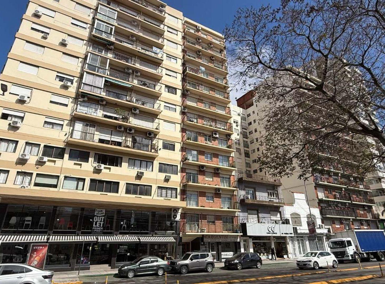 Foto de VENTA DEPARTAMENTO 2 AMBIENTES SOBRE AVENIDA MAIPÚ, imagen 4