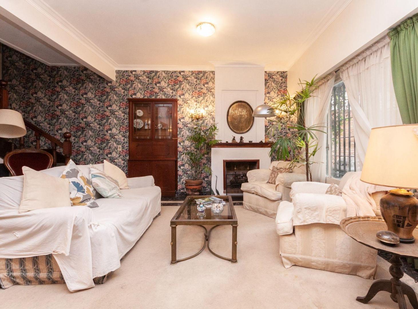 Foto de Casa 6 Ambientes Venta Adrogué Pileta y Quincho, imagen 3