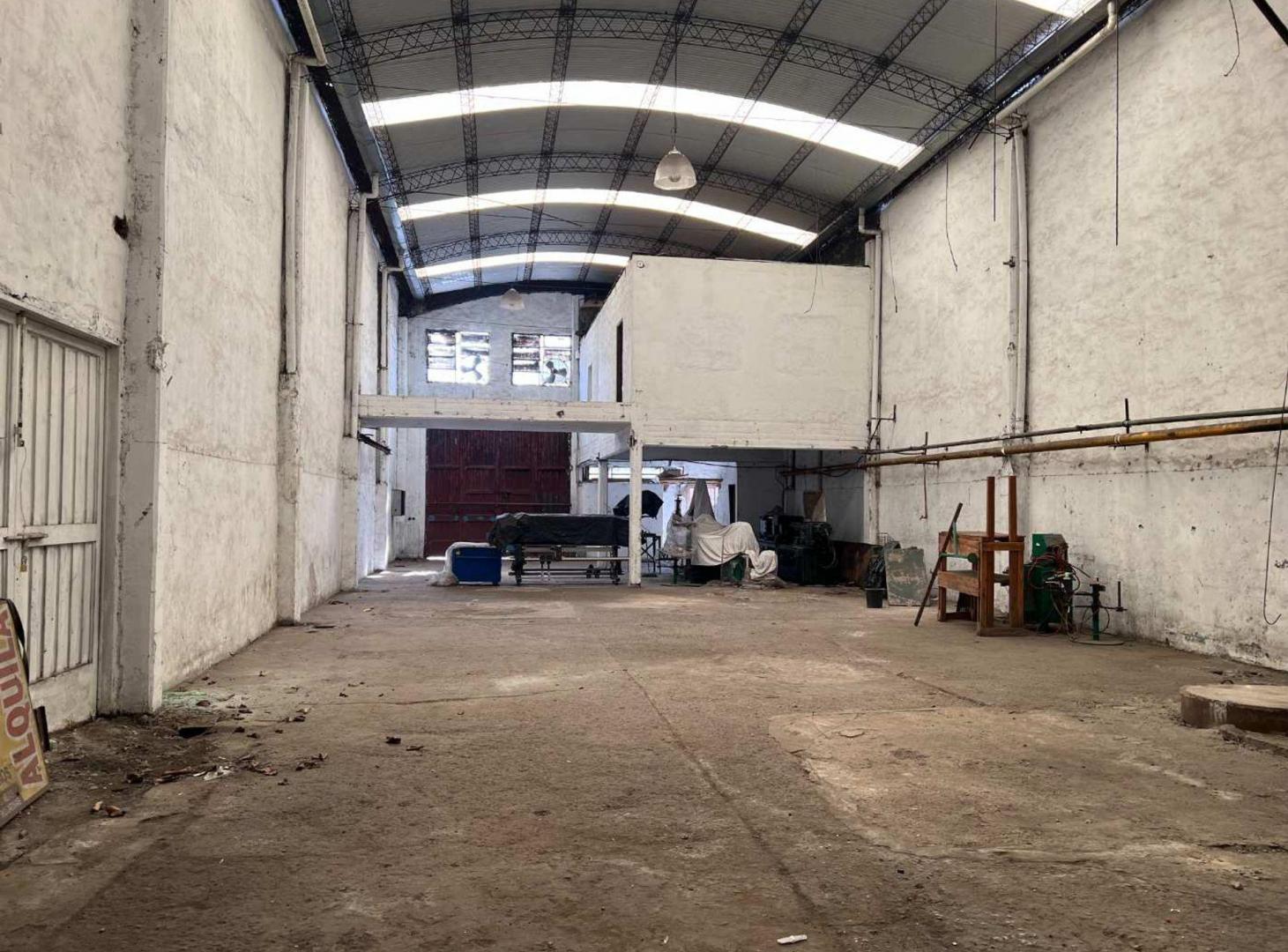 Foto de VENTA DEPOSITO/GALPON INDUSTRIAL EN LOMA HERMOSA!!, imagen 2