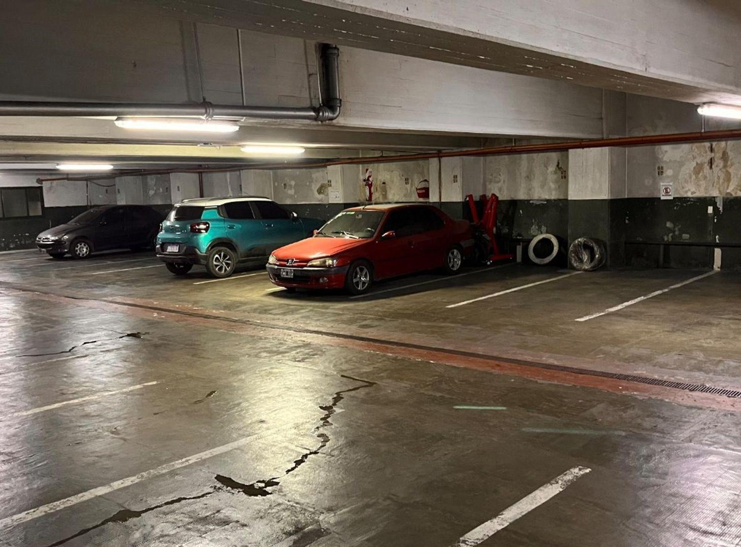 Foto de VENTA COCHERA EXCELENTE UBICACION MICROCENTRO, imagen 1