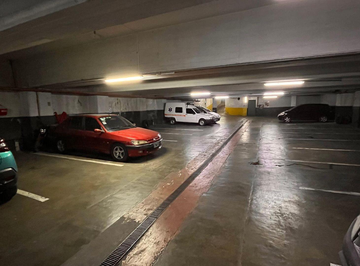 Foto de VENTA COCHERA EXCELENTE UBICACION MICROCENTRO, imagen 4