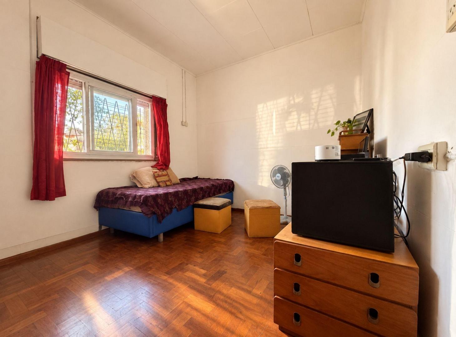 Foto de VENTA PH 4 AMB CON GRAN POTENCIAL EN MONTE CASTRO, imagen 4