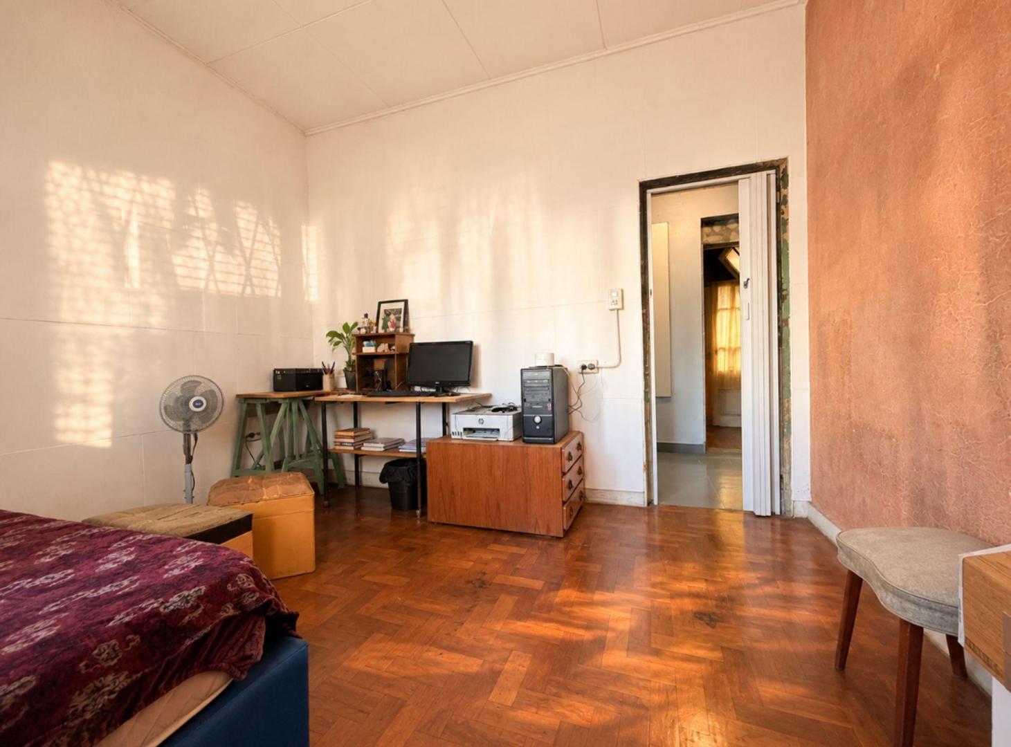 Foto de VENTA PH 4 AMB CON GRAN POTENCIAL EN MONTE CASTRO, imagen 5