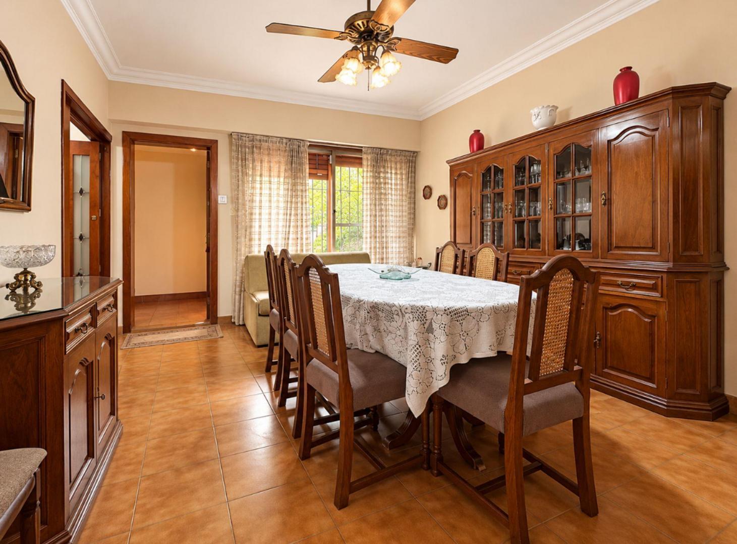 Foto de Casa 5 Ambientes Venta Banfield Parque y Quincho, imagen 2