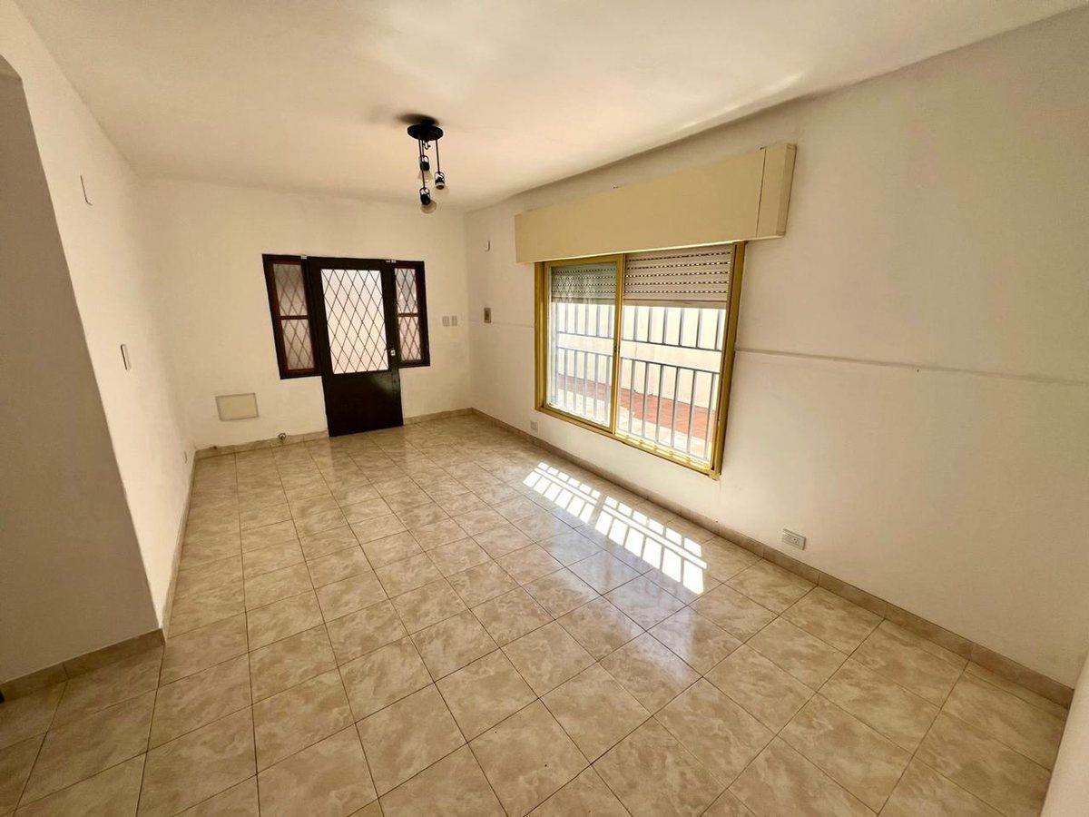 Foto de 2 PH EN BLOQUE de 2 y 3 AMBIENTES PALOMAR VENTA, imagen 2