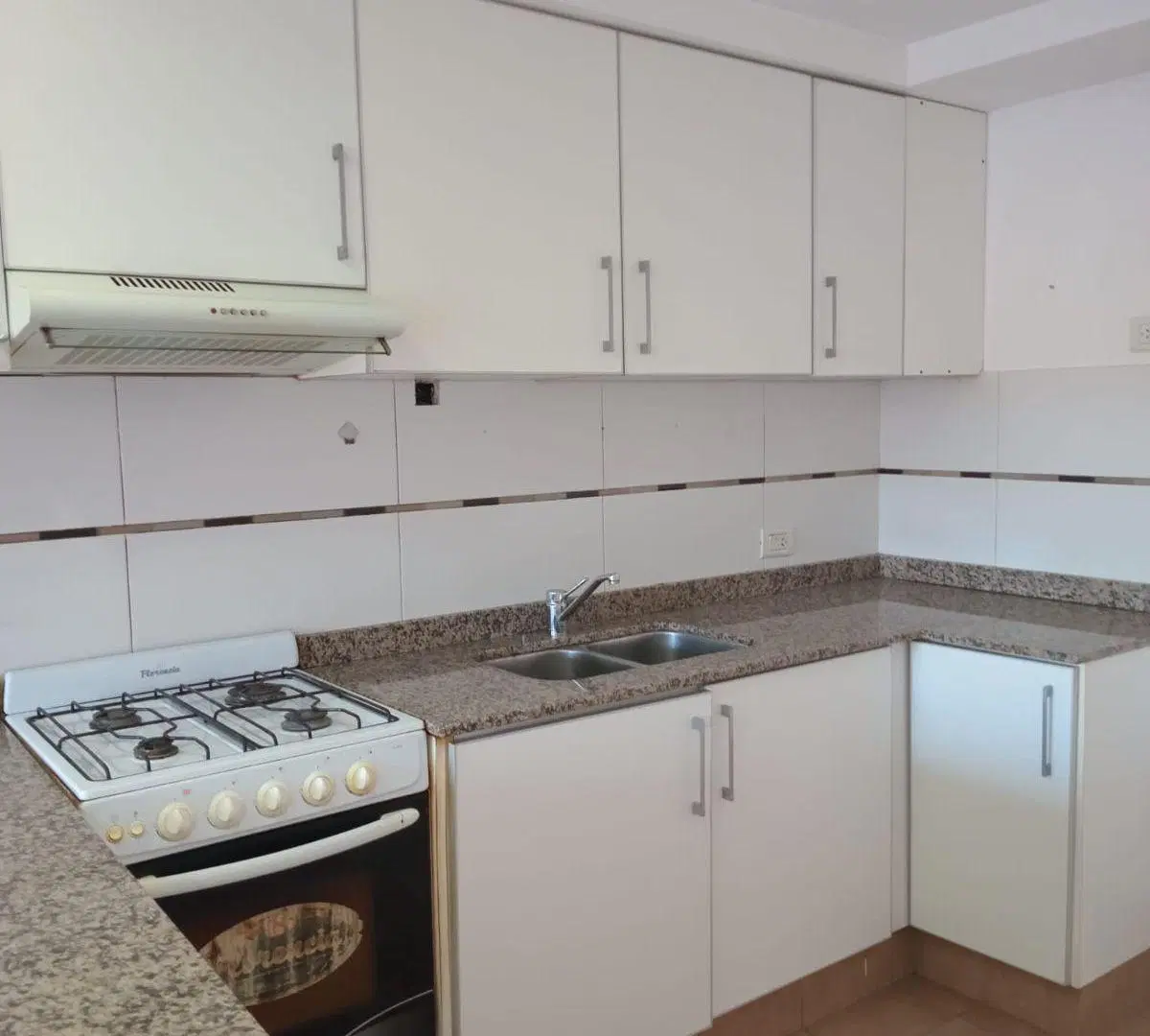 Alsina 1256 - Impecable - Doble balcón - Cochera - 60mt2 4