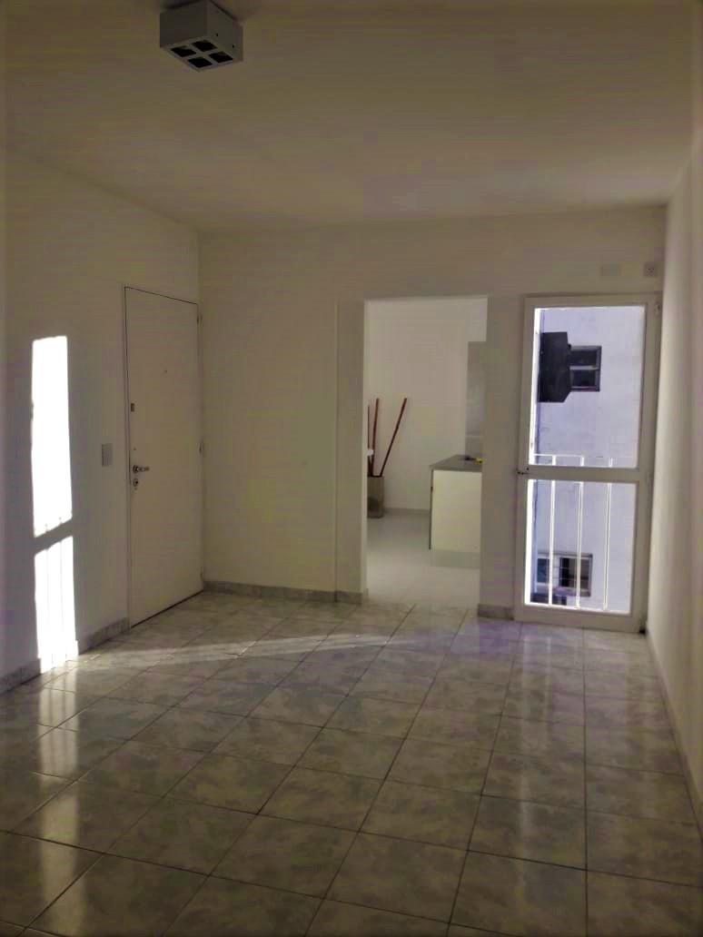 Venta Departamento de 2 Ambientes en Quilmes Centro 3