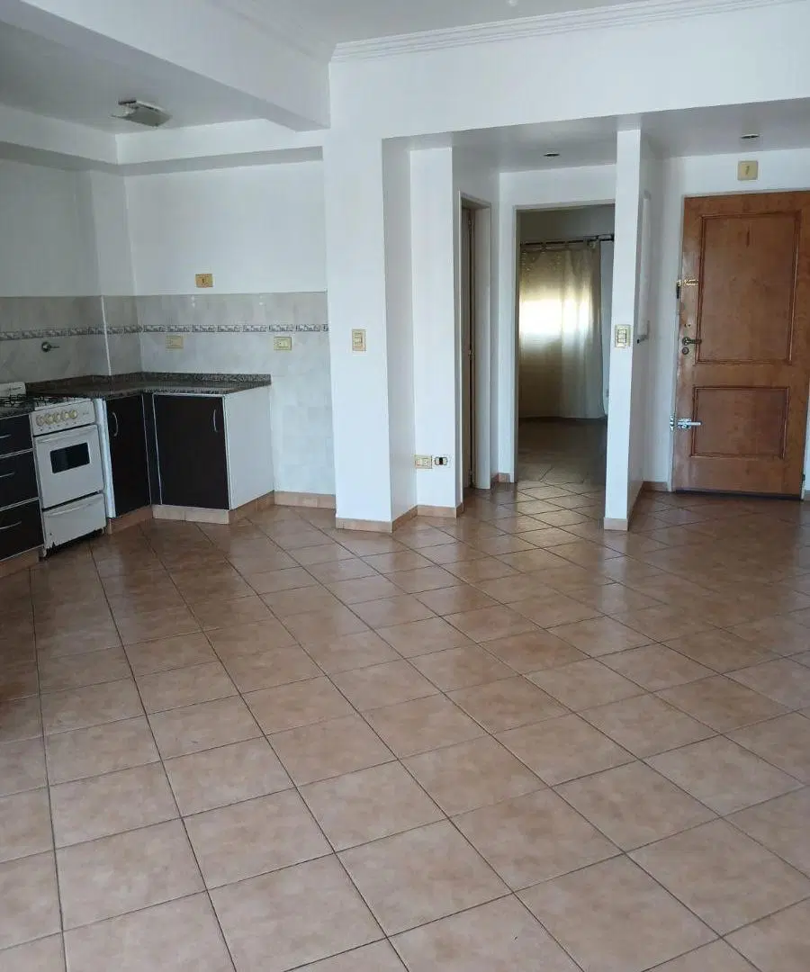 EXCELENTE DEPARTAMENTO DE 2 AMBIENTES CON COCHERA EN ALQUILER 3
