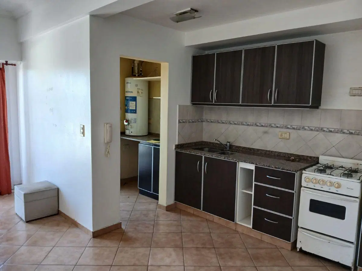 EXCELENTE DEPARTAMENTO DE 2 AMBIENTES CON COCHERA EN ALQUILER 2