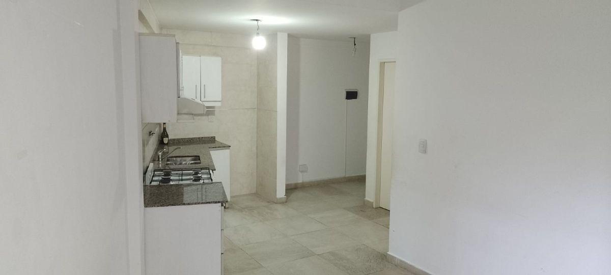 Foto de Departamento de 2 Ambientes en alquiler en Villa Luro, imagen 5