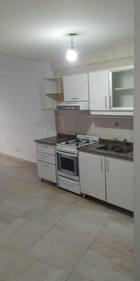 Foto de Departamento de 2 Ambientes en alquiler en Villa Luro, imagen 1