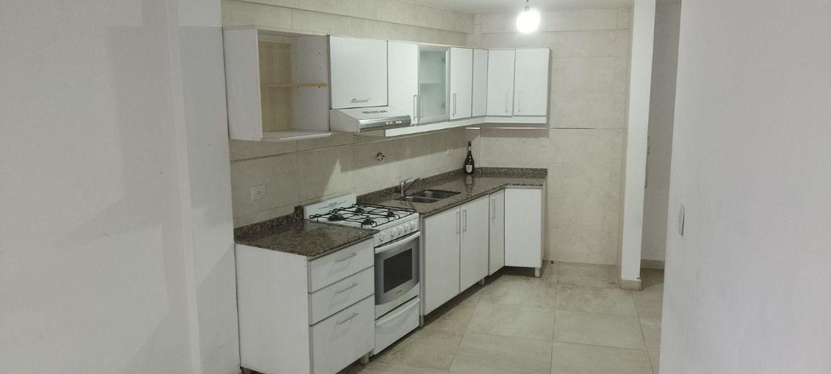 Foto de Departamento de 2 Ambientes en alquiler en Villa Luro, imagen 1