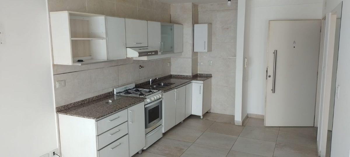 Foto de Departamento de 3 m² con 1 dormitorio en alquiler en Villa Luro, imagen 5