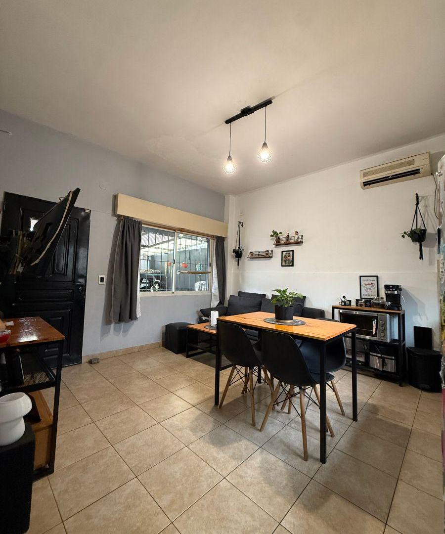 Foto de Venta Ph 2 amb al fte con cochera y patio Lomas del Mirador, imagen 5