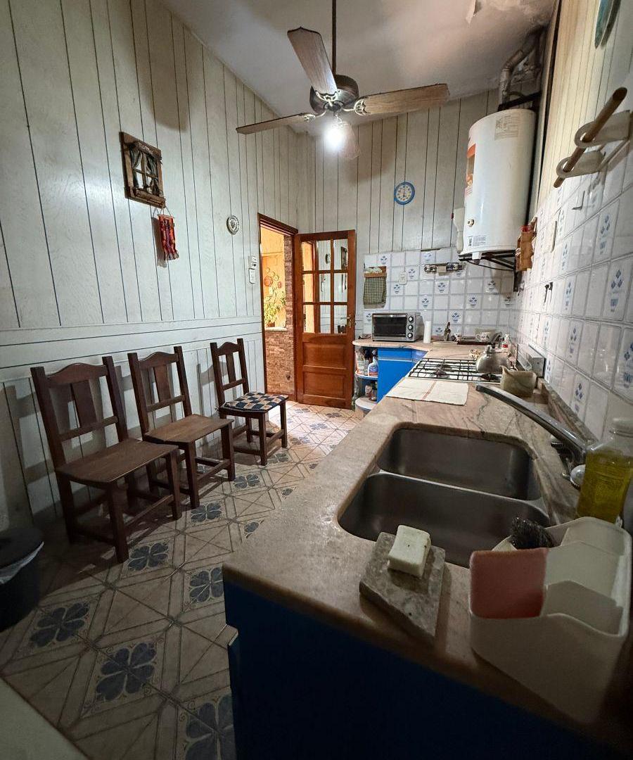 Foto de Venta casa de 3 ambientes con fomdo en lote propio Ramos Mejia, imagen 3