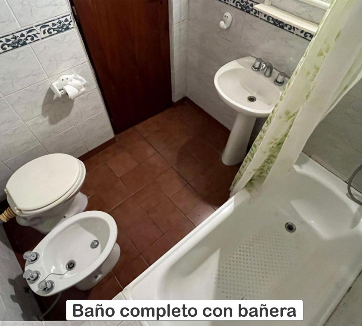 Autodidacta Confeso. PH con Cochera Factible Hacer Local 4