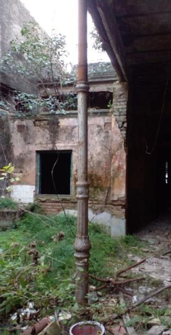 ¿Se Salva de La Topadora.? Casa Antigua Valor Lote 1