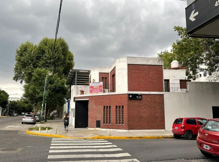TIENE CON QUE...  esquina VISIBLE apto vivienda o construir 2