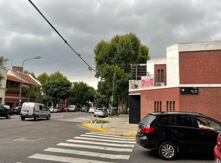 TIENE CON QUE...  esquina VISIBLE apto vivienda o construir 1