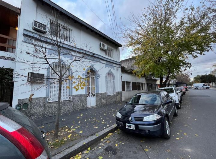 LA HAN QUERIDO BIEN - Casona reciclada en 2 plantas 3