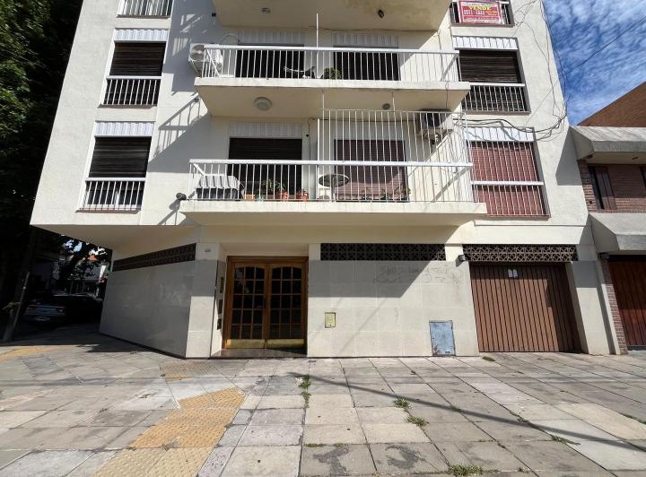 SEÑOR DEPARTAMENTO 4 amb al frente semipiso + coch cub 3