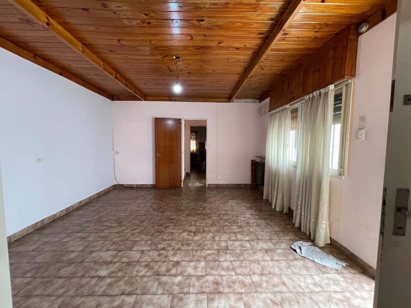 Foto de MEJOR SOLITO QUE MAL..casa digna lote propio toda en bajos, imagen 2