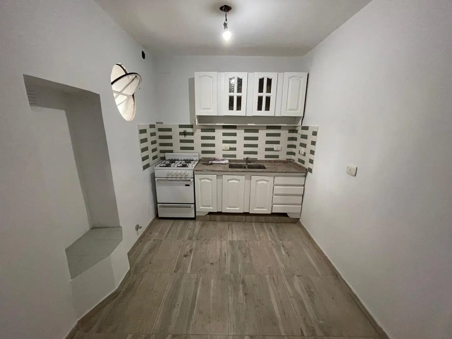 VIEJO SON LOS TRAPOS Tipo casita al frente con terraza 3