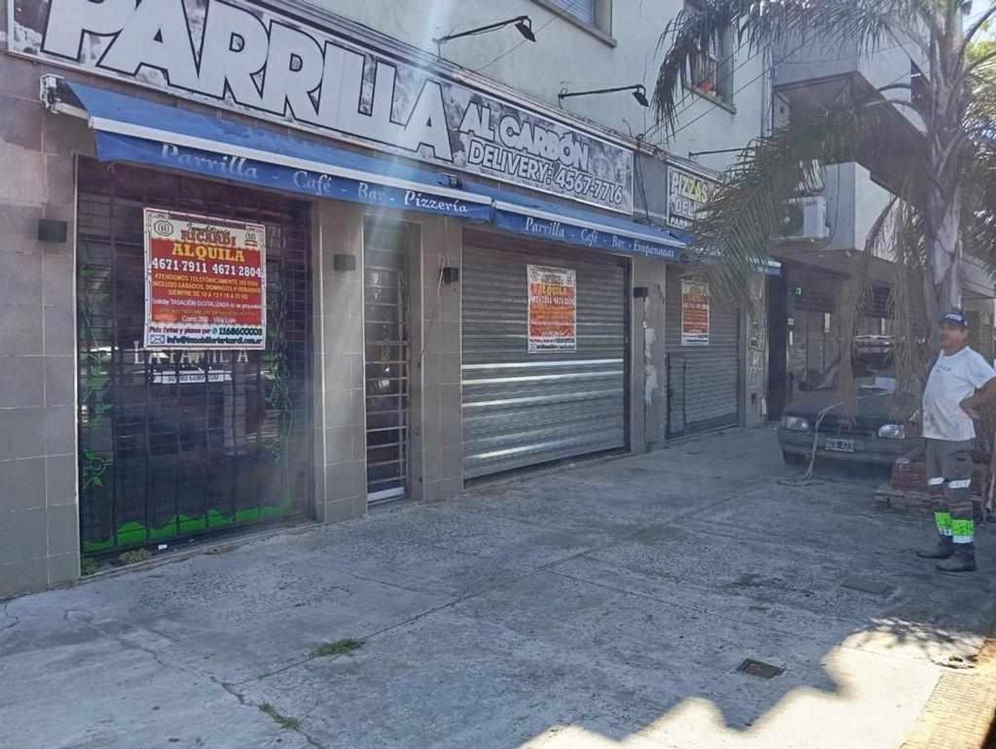 RIMBOMBANTE ESQUINA TRAFICO DE MANO se visualiza desde lejos