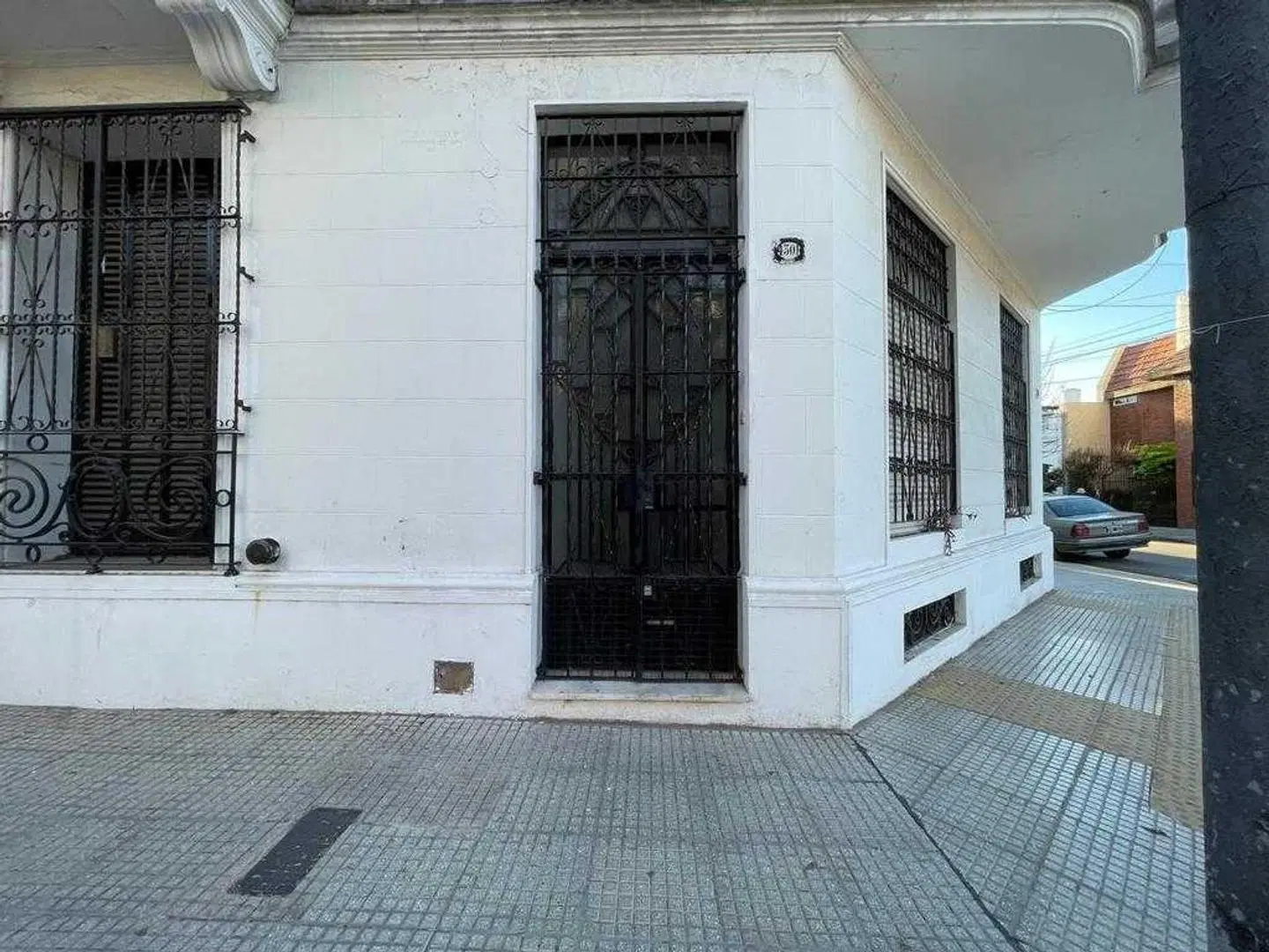 NO AL GATAFLORISMO - Tipo casa PB frente entrada indep patio 2