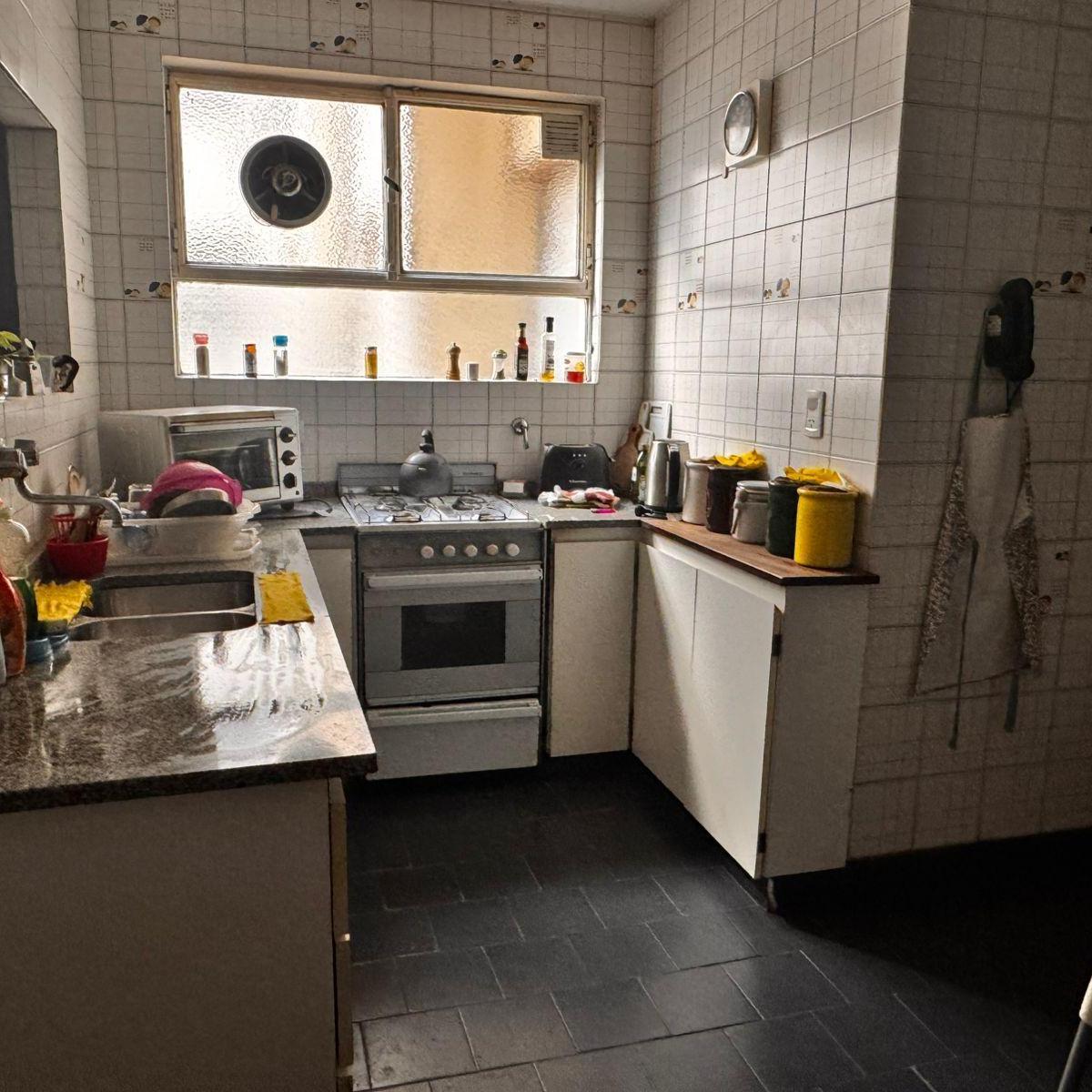 Foto de Gran departamento de 5/amb a mts. de plaza Vicente Lopez, sol y, imagen 3
