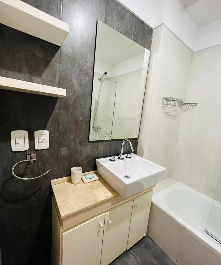 ALQUILER LIBERTADOR - Mono ambiente muy soleado y luminoso en inmejorable ubicación. Amenities. 5
