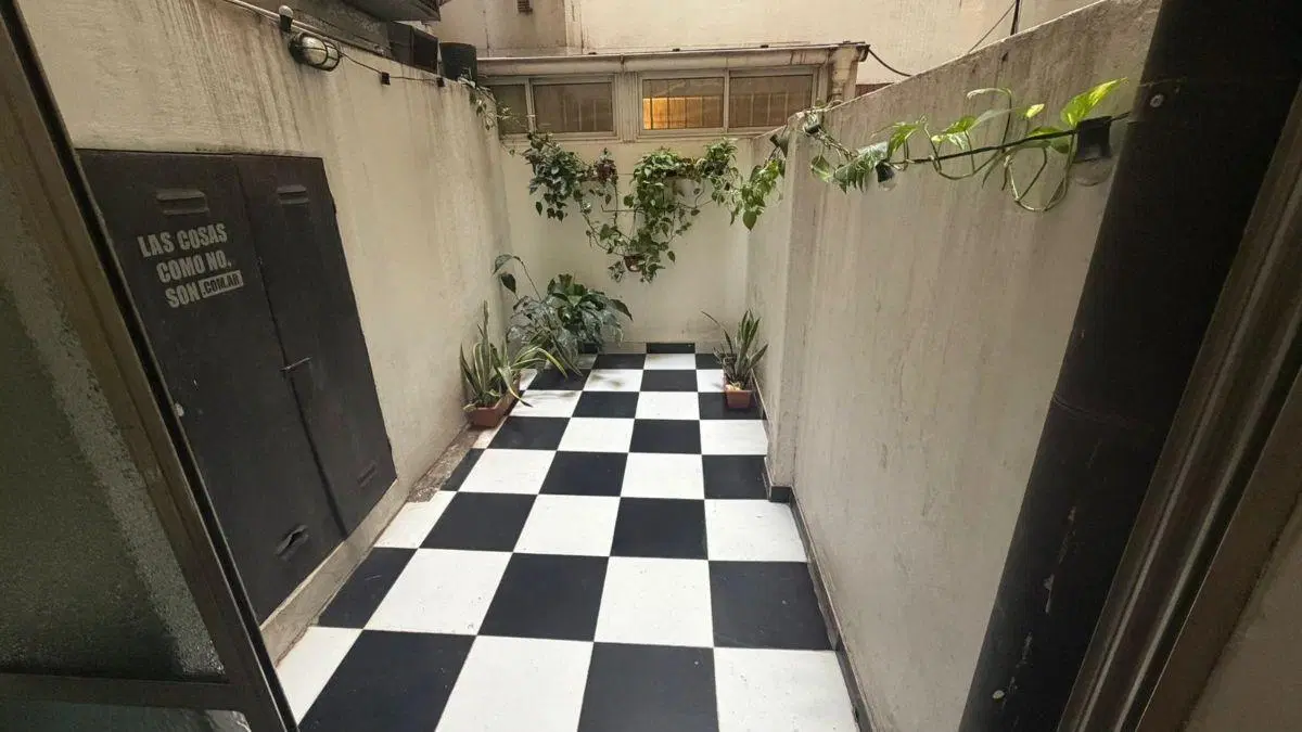VENTA - Dos ambientes en Recoleta con patio! Cerca de todo con buenos transportes. 3