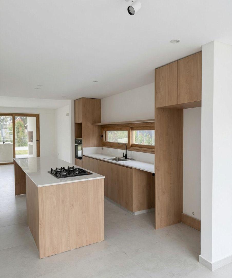 Foto de Casa a estrenar 567 m² con 4 dormitorios en suite en Carpinchos, imagen 2