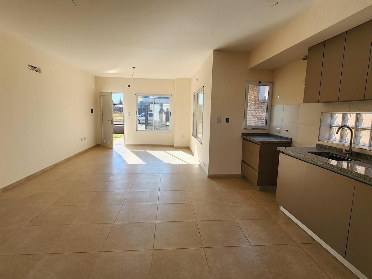 Venta Casa en Pueblo Esther 4
