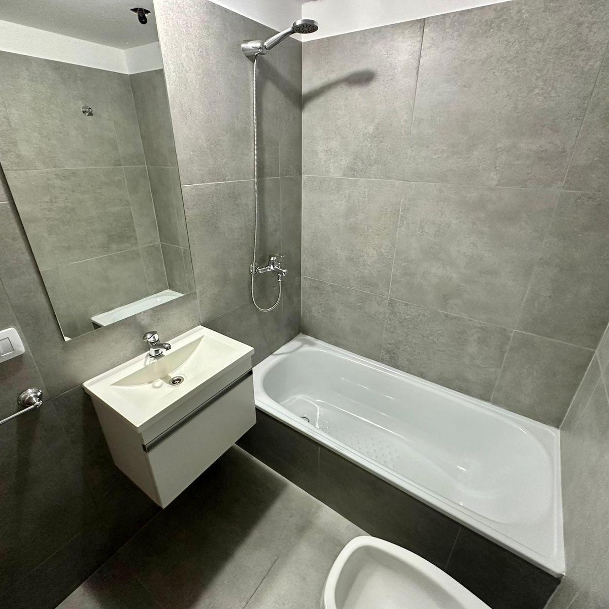 Venta Departamento 2 Dorm. a Estrenar con Patio 3