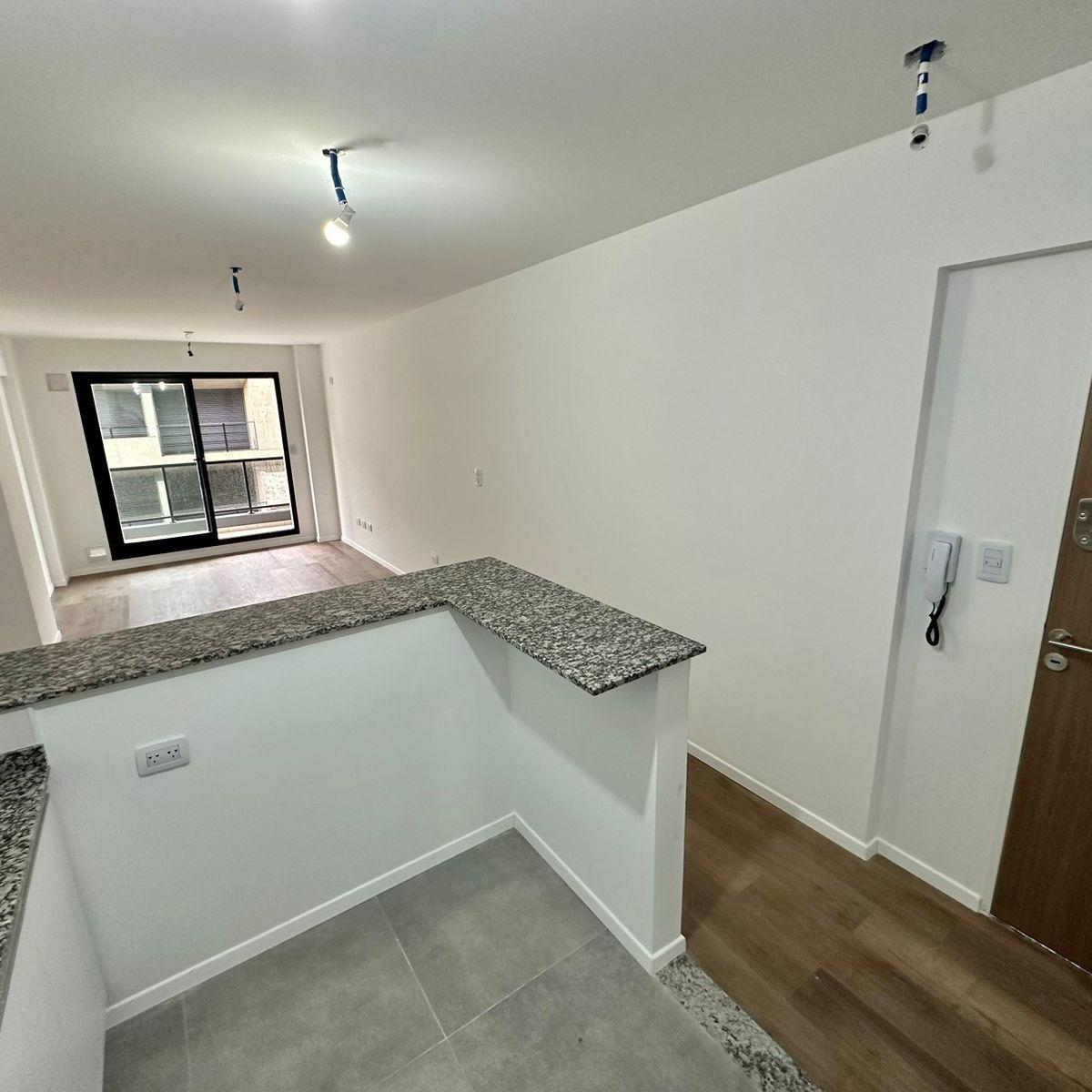 Venta Departamento 2 Dorm. a Estrenar con Patio 3
