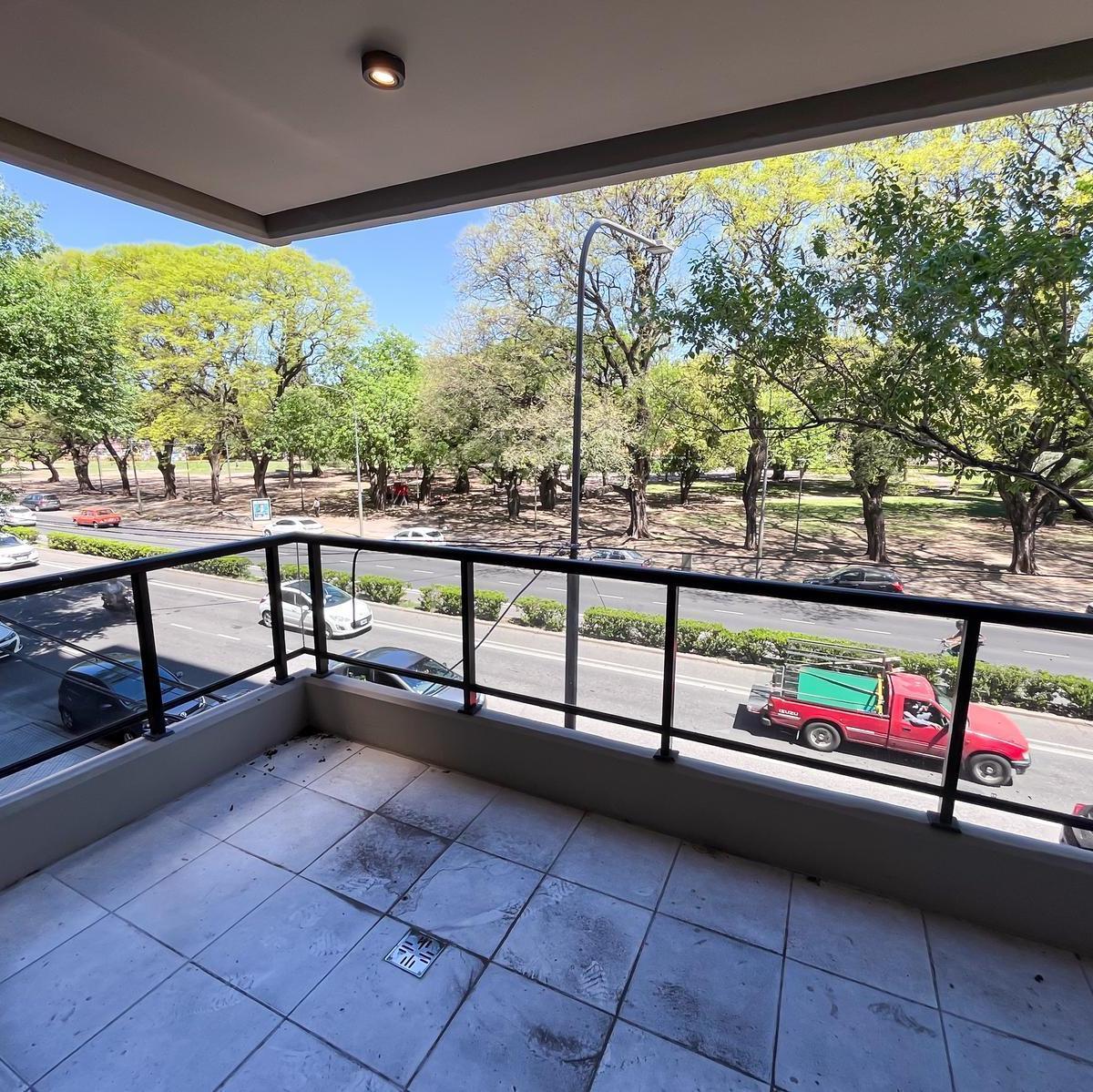 Departamento a Estrenar en Venta. Incluye Cochera y Amplio Patio 3