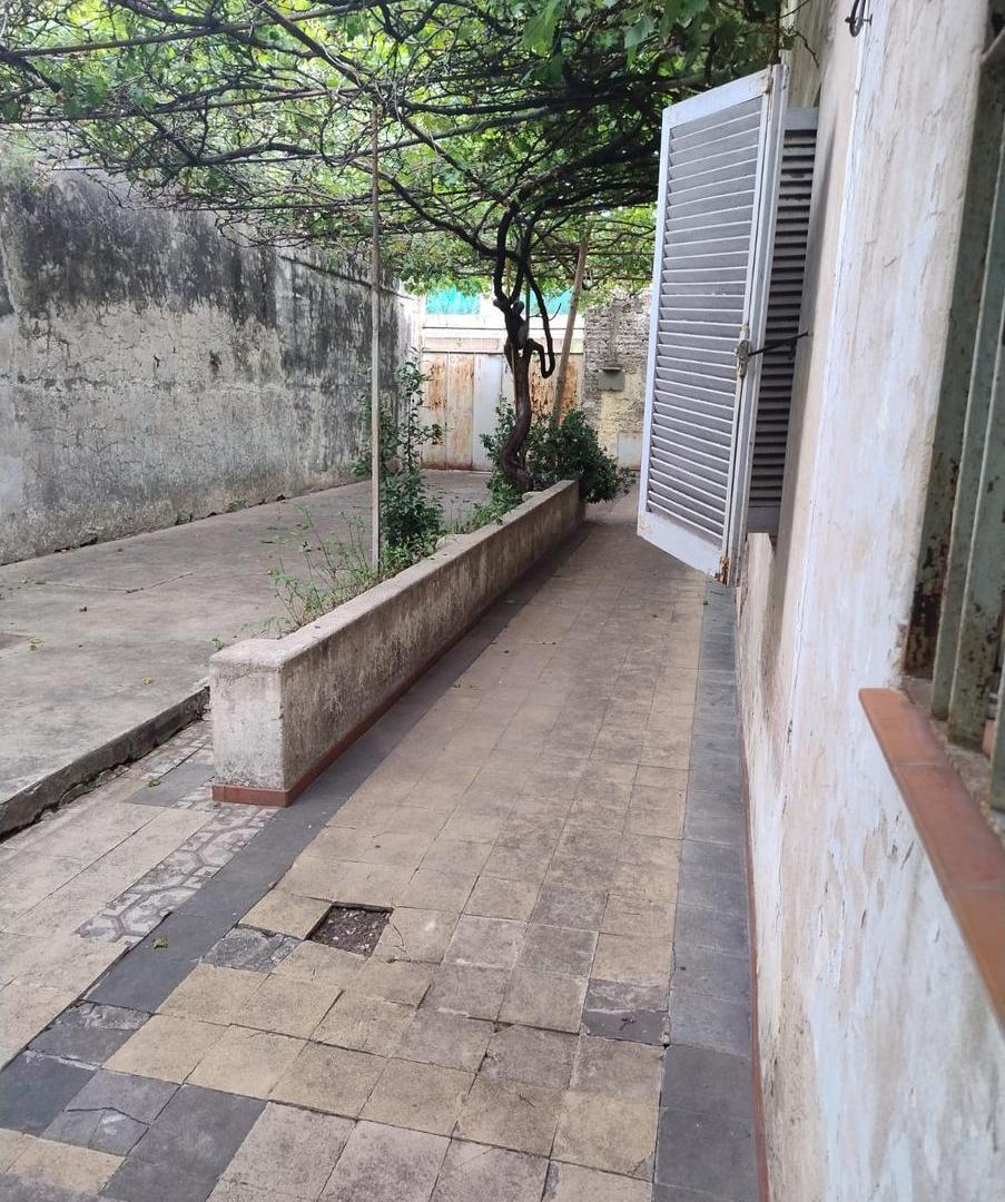 Foto de VENTA - CASA A RECICLAR - CHACABUCO 2848, imagen 5