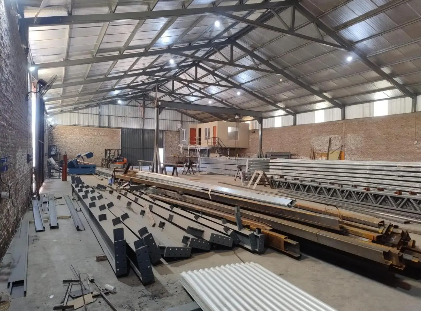 NAVE INDUSTRIAL , ALT OV. LAGOS 6900. ROSARIO 1