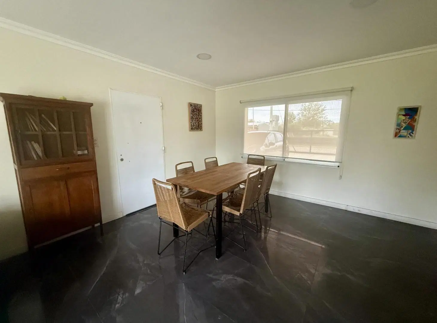 CASA DE 3 DORMITORIOS, DOS COCHERAS, JARDÍN Y PILETA 5