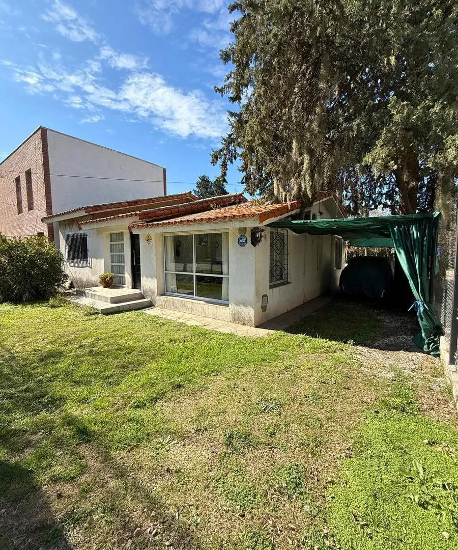 venta Casa de dos dormitorios sobre Av. Galindo 8